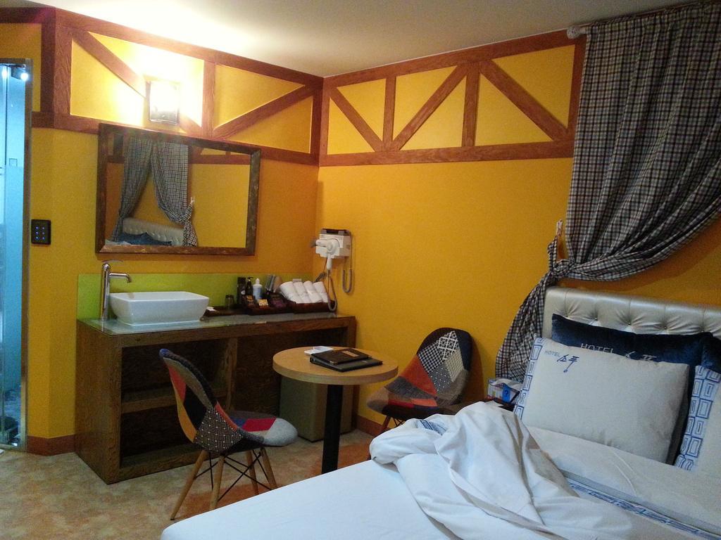 Sopoong Hotel Jeonju Exterior foto